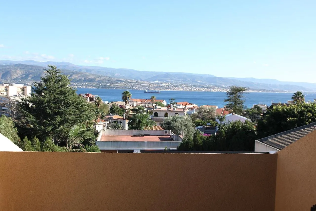 Domus Aurige Villa Messina