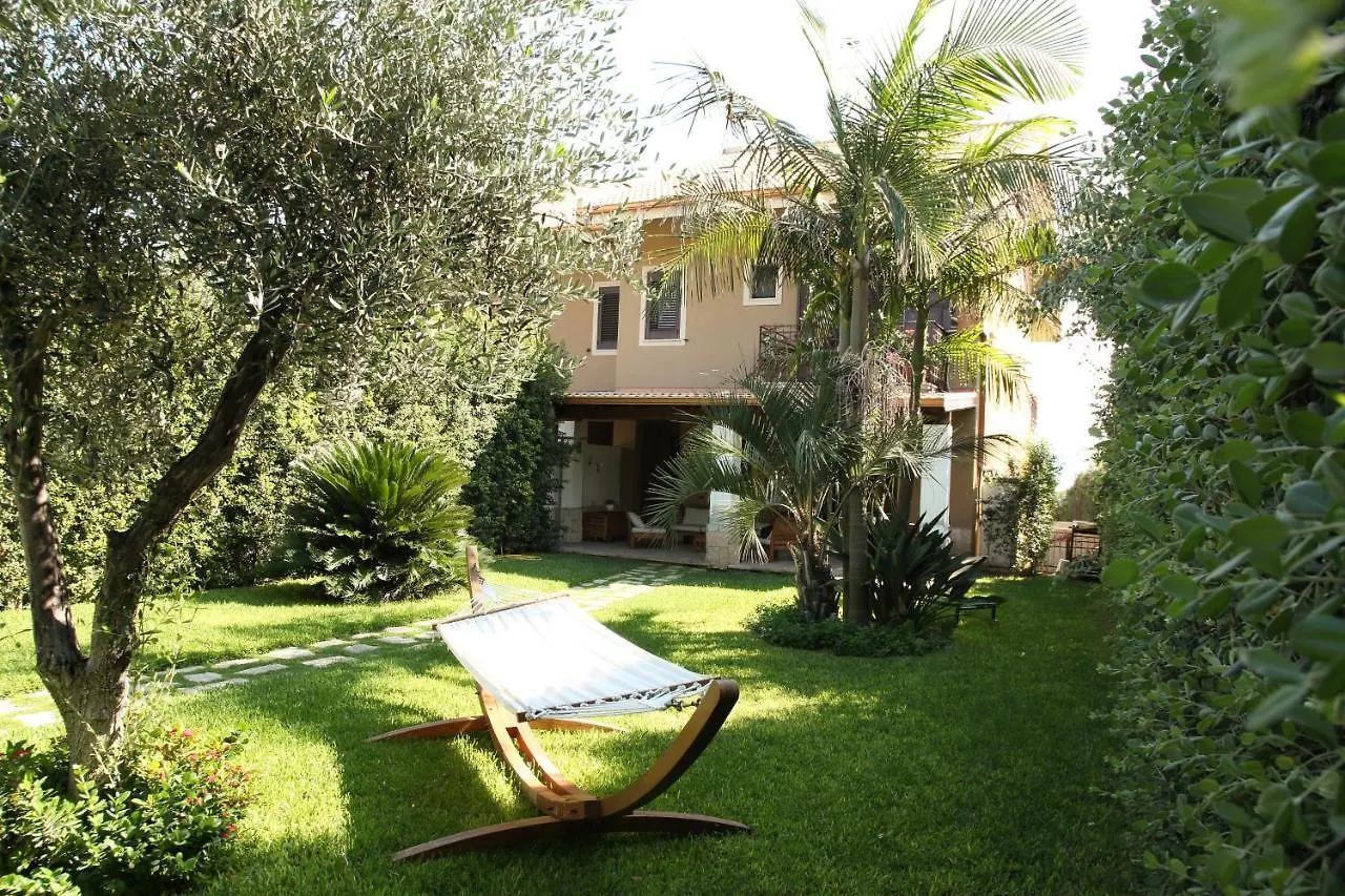 Domus Aurige Villa Messina