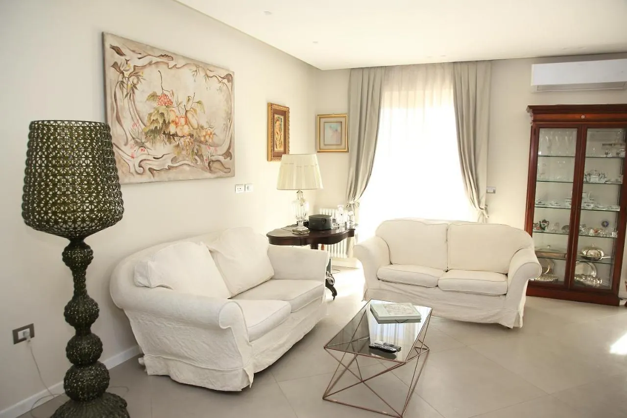 Domus Aurige Villa Messina