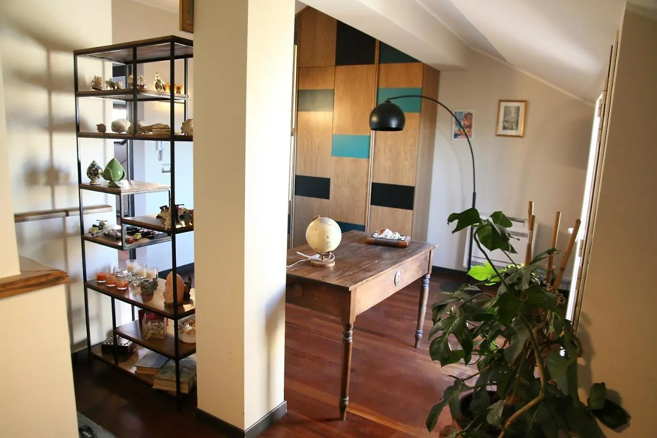 Domus Aurige Villa Messina 0*,